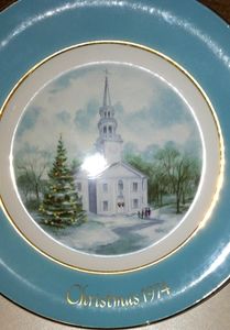 1974 second edition 22k gold lined Avon plate